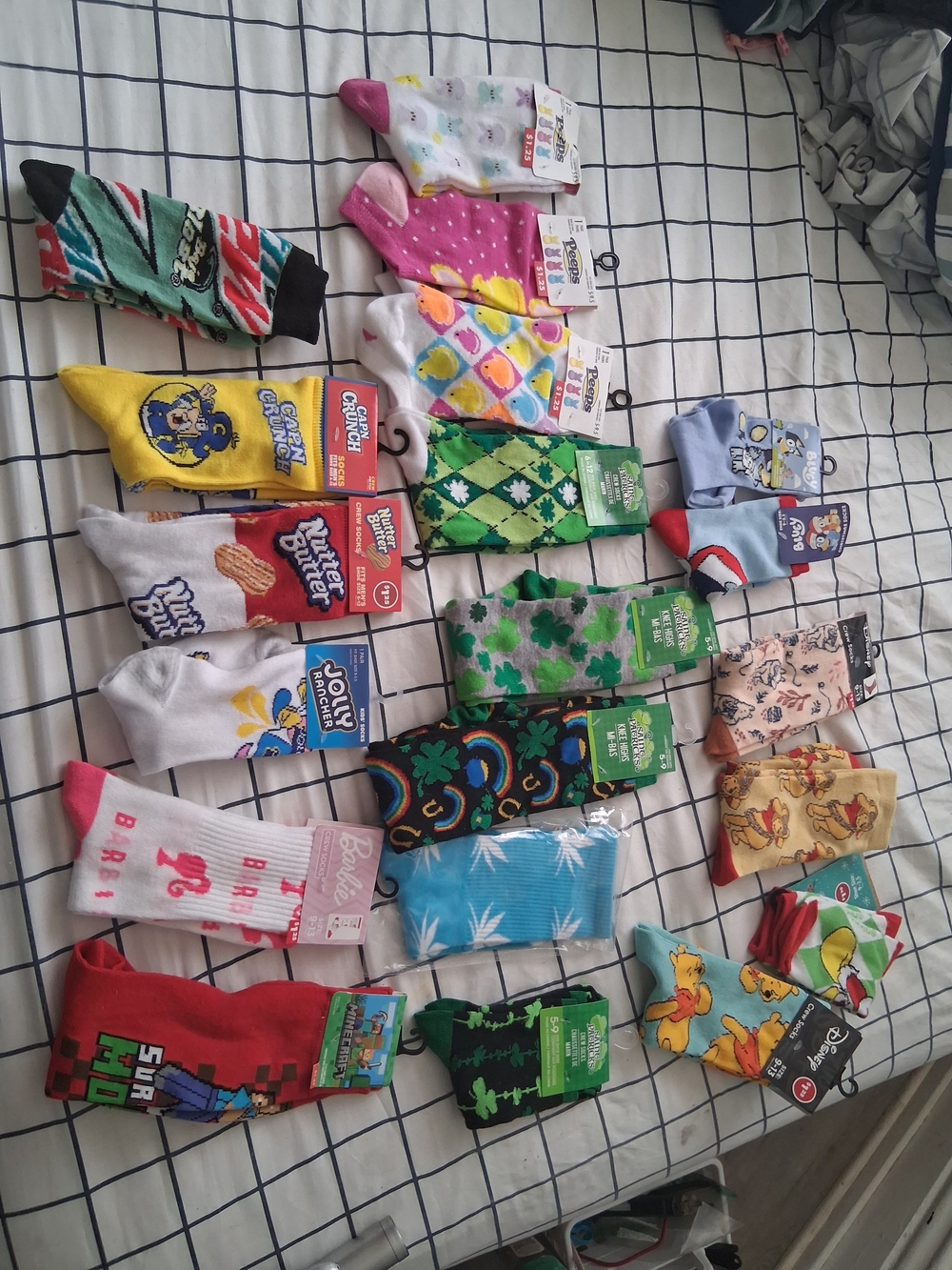 Assorted One-Piece Socks - NWT Disney Barbie Mtn Dew Bluey Peeps Etc. 5$ Or 2/6$